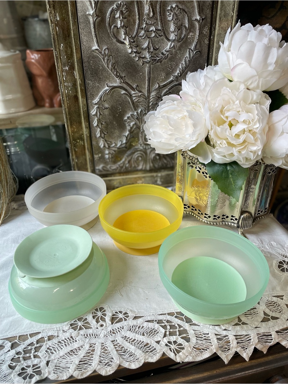 Cloud Island suction bowls set of 4